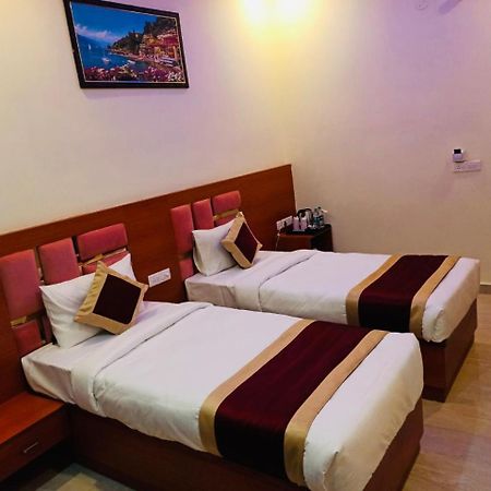 Bed and Breakfast Kusum House Большая Нойда Экстерьер фото