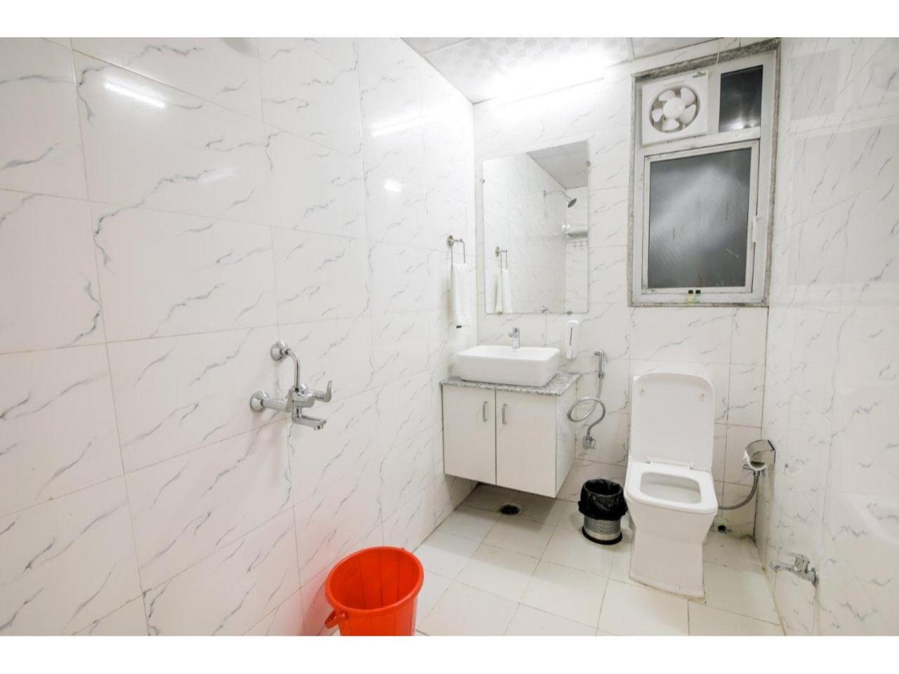 Bed and Breakfast Kusum House Большая Нойда Экстерьер фото