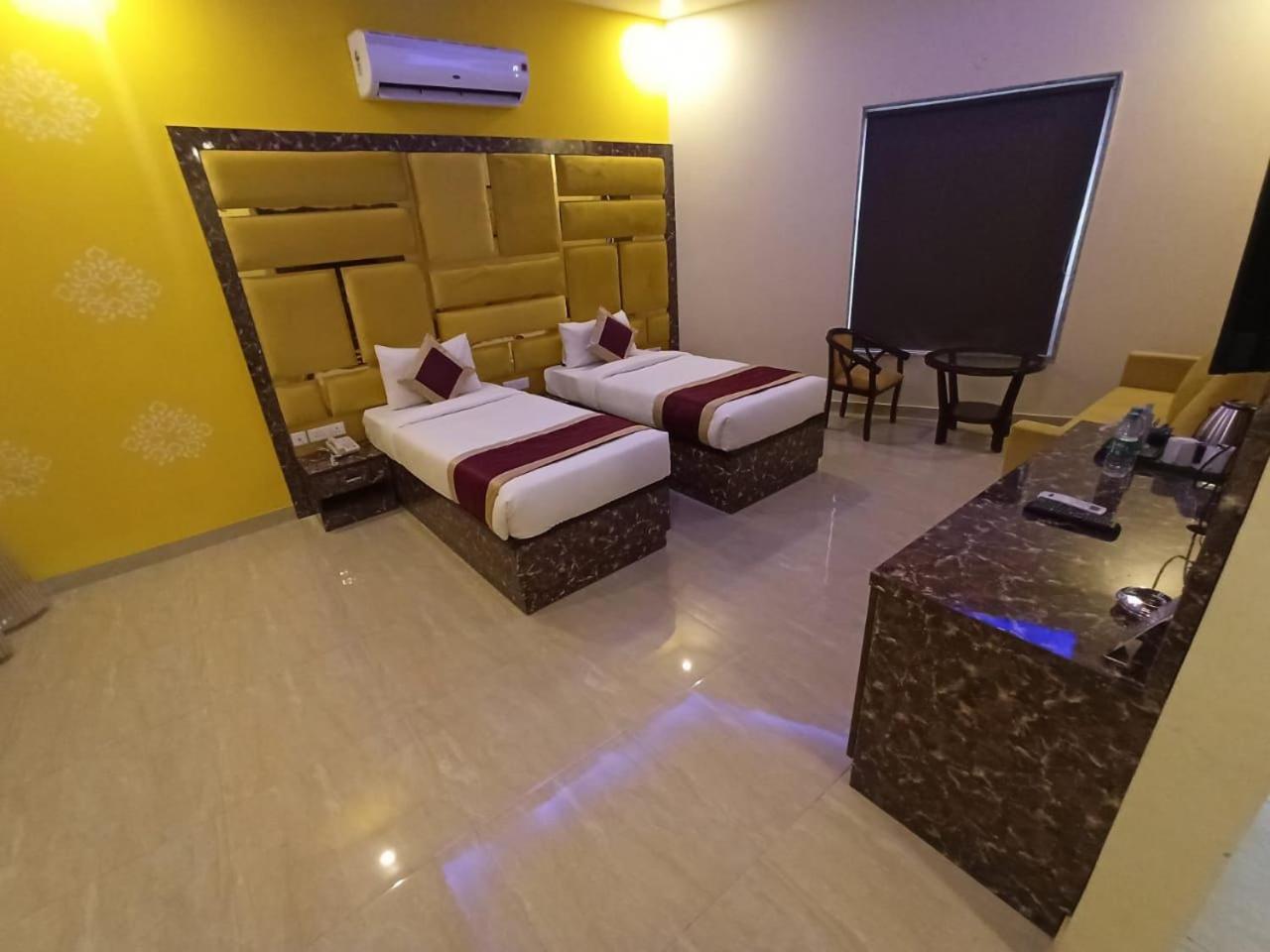 Bed and Breakfast Kusum House Большая Нойда Экстерьер фото